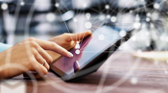POST BLOG_799X444_1805888467_persona + tablet + digital collaboration_vantaggi della cont